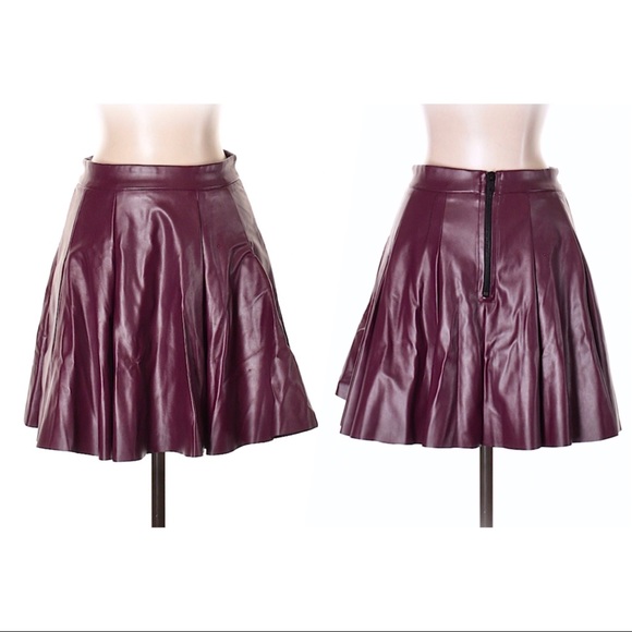Necessary Objects Faux Leather Zip Skater Skirt M - Picture 2 of 8